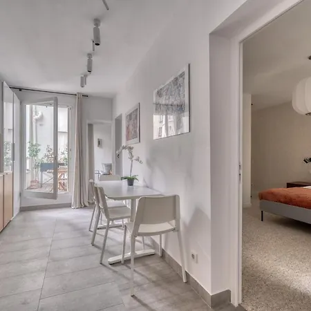 Appartamento Charming Two-room With Terrace In Saint-germain-des-prés Parigi