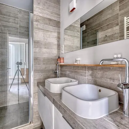 Charming Two-room With Terrace In Saint-germain-des-pres Lejlighed
